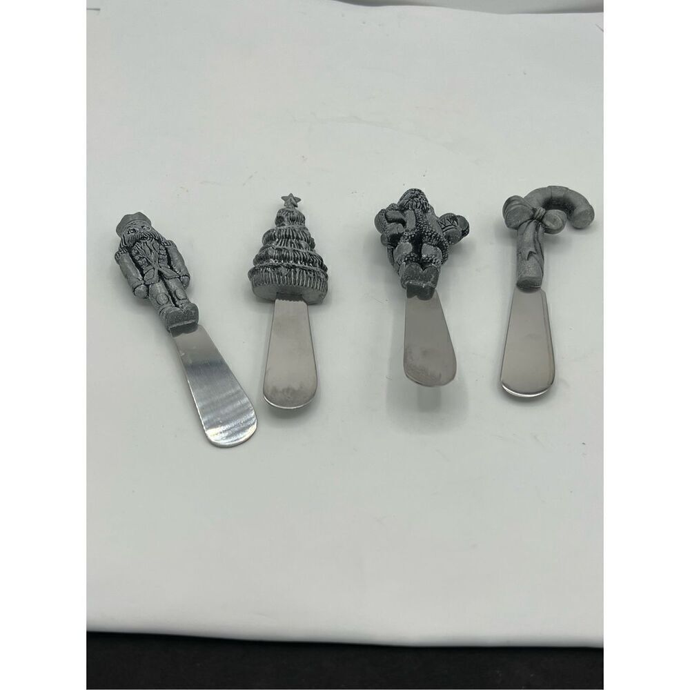 Wallace Silversmiths Set of 4 Spreaders Christmas Holiday Stainless Steel   Add